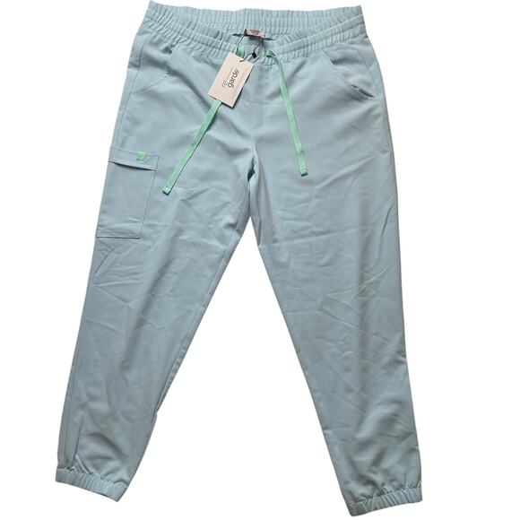 Garde Malade Women's Light Blue Scrub Set Large / Large Petite - Picture 8 of 11